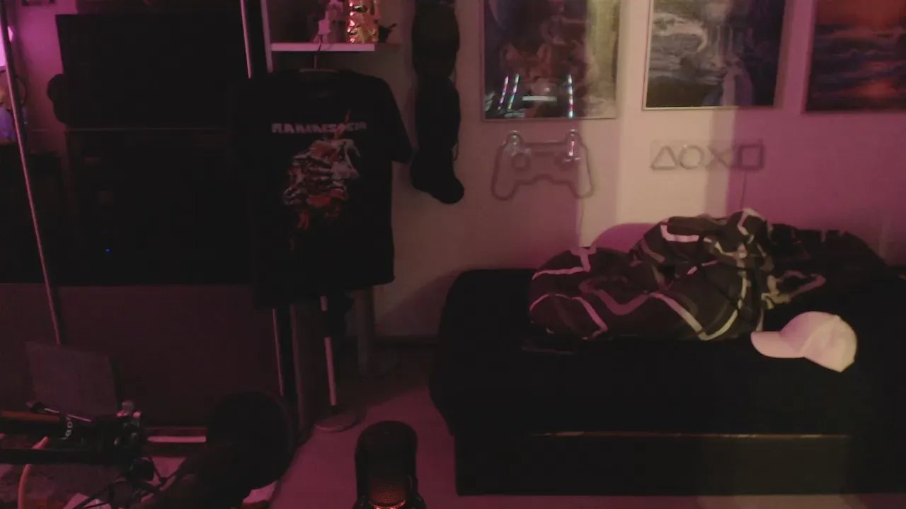 BaNaNeNOrAnGeN on Cam4 