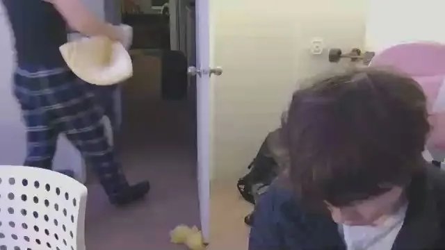 Roomfullofcum on Cam4 