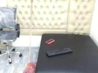 jessicahott01 on CamSoda 