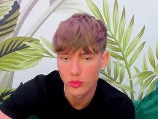 matthew_bieber on Flirt4Free 