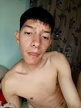 heyy_noah11 on StripChat 